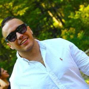 Meet your Posher, Christopher